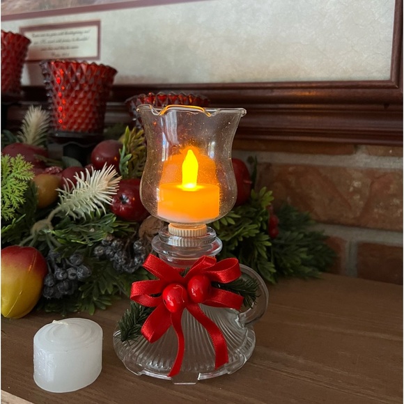 VINTAGE HOUSE OF LLOYD
CHRISTMAS AROUND THE WORLDHOLIDAY LOVE LIGHT
VOTIVE - Picture 2 of 5